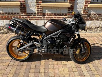 TRIUMPH STREET TRIPLE 675 R