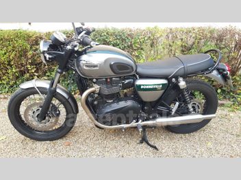 TRIUMPH BONNEVILLE 900 T100