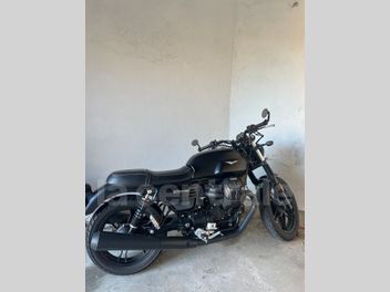 MOTO GUZZI V7 (2) 750 STONE