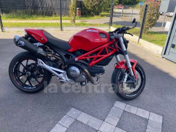 DUCATI MONSTER 696