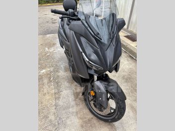 YAMAHA X-MAX 125