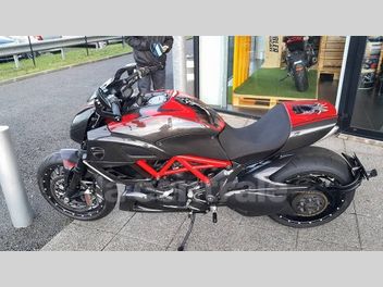 DUCATI DIAVEL 1200 CARBON RED