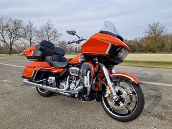 HARLEY DAVIDSON CVO ROAD GLIDE 1923