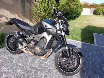 YAMAHA MT-09 850