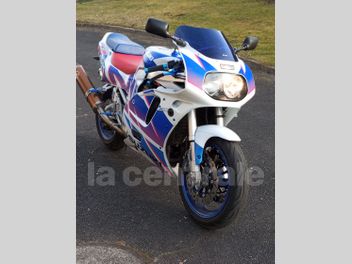 SUZUKI GSX-R 750