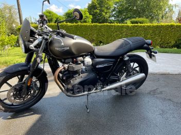 TRIUMPH STREET TWIN 900
