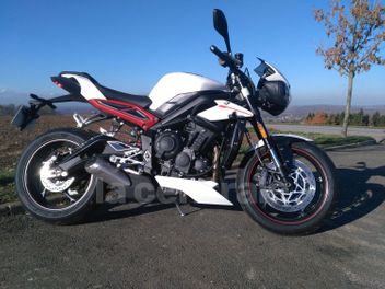 TRIUMPH STREET TRIPLE 765 R