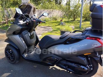 PEUGEOT METROPOLIS 400