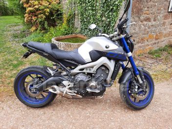 YAMAHA MT-09 850