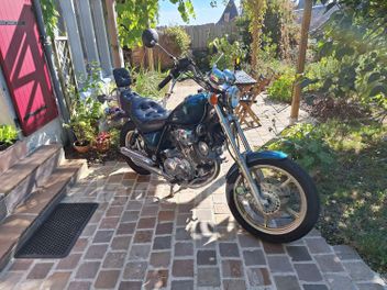 YAMAHA XV 750 VIRAGO