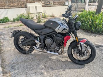 TRIUMPH TRIDENT 660