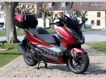 HONDA FES S-WING 125 ABS TOP BOX
