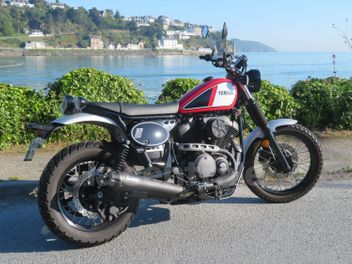 YAMAHA SCR 950