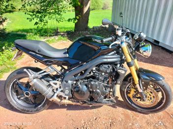 TRIUMPH SPEED TRIPLE 1050