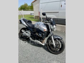 SUZUKI GSR 600