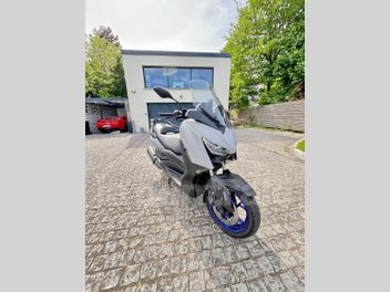 YAMAHA X-MAX 300