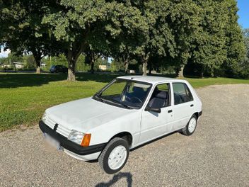 PEUGEOT 
