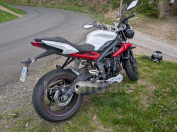 TRIUMPH STREET TRIPLE 675 R