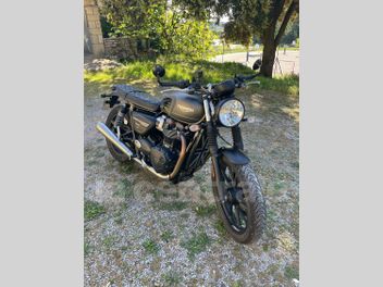 TRIUMPH STREET TWIN 900