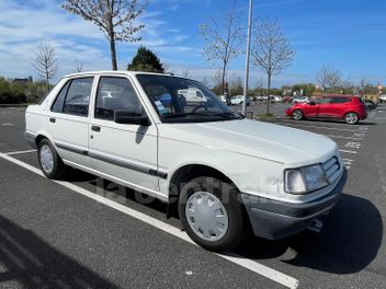 PEUGEOT 
