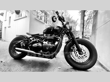TRIUMPH BOBBER 1200