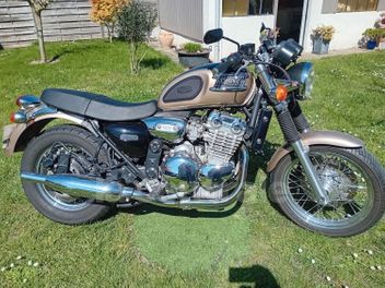 TRIUMPH THUNDERBIRD 900