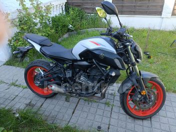 YAMAHA MT-07 690