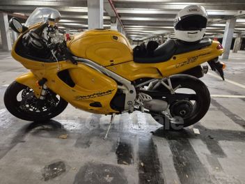 TRIUMPH DAYTONA 900 T 595