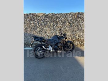 SUZUKI GSR 600