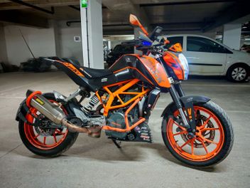 KTM DUKE 390 CUP