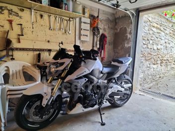 SUZUKI GSR 750