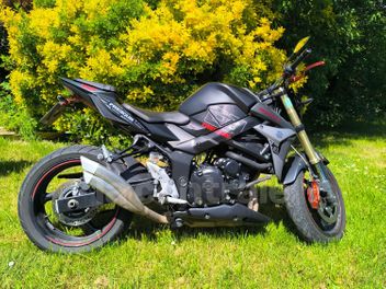 SUZUKI GSX-R 750