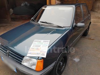 PEUGEOT 