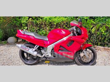 HONDA RVF R 750