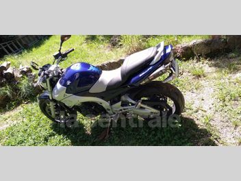 SUZUKI GSR 600