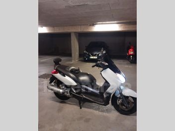 YAMAHA X-MAX 125