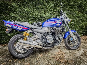 YAMAHA XJR 1300