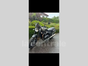 TRIUMPH STREET TWIN 900