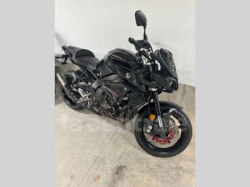 YAMAHA YZF R1 1000 + POT AKRA