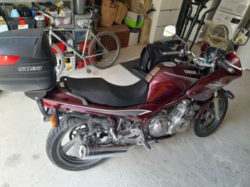 YAMAHA SRX 600