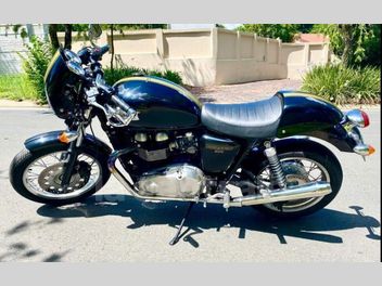 TRIUMPH THRUXTON 865