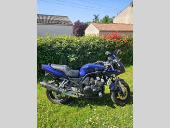 YAMAHA FZS 600 FAZER S