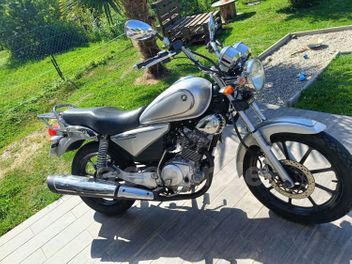 YAMAHA YBR 125 CUSTOM