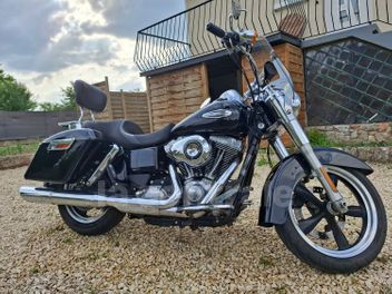 HARLEY DAVIDSON DYNA SWITCHBACK 1700