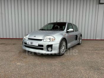 RENAULT CLIO 2 V6 RS II (2) V6 24S 255 RS 3P