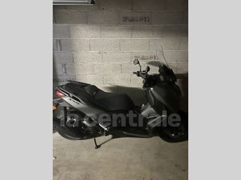 YAMAHA X-MAX 125