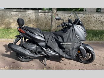 YAMAHA X-MAX 400