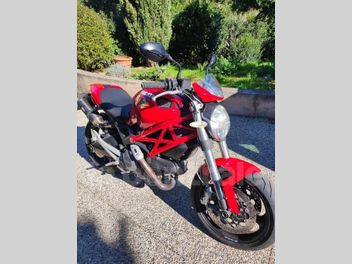 DUCATI MONSTER 696
