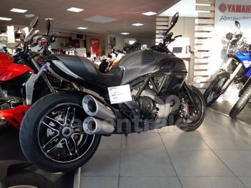 DUCATI DIAVEL 1200 CARBON