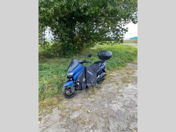 YAMAHA NMAX 125